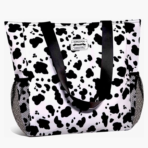 Homespun Other - HOMESPUN - NWT Large waterproof travel bag. Zippered pockets & drink holders!